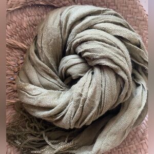 Vintage H&M Olive Green Crinkle Scarf – Lightweight Boho Fringed Wrap *